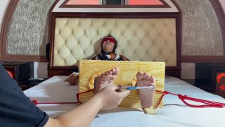 clip 41 Isadora First time tickle | theticklingarts | feet porn hardcore sex video skachat-1