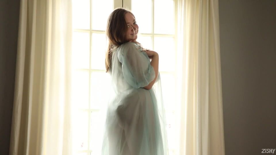 Zishy - Rose Fessenden Trouble Breathing - Bonus Video (2021) - Solo