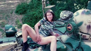 Nephael – Masturbation Sur Le Tank foot -0