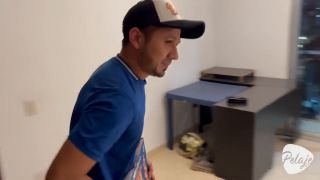 Big Ass pipironi the veneco receives a blowjob from a cheating wife on his first day of work as a pizza guy.-2