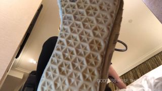 [K2S.CLUB] Goddess Rose Thorne - Clean My Shoes - HD 720P-9