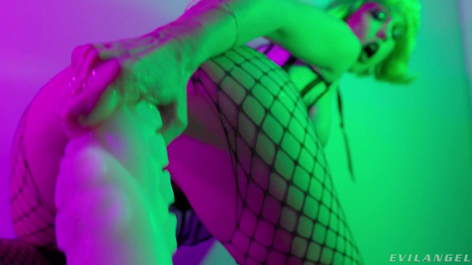 Scarlet Chase - Freak Show Slut Takes Giant Appendage - Anal