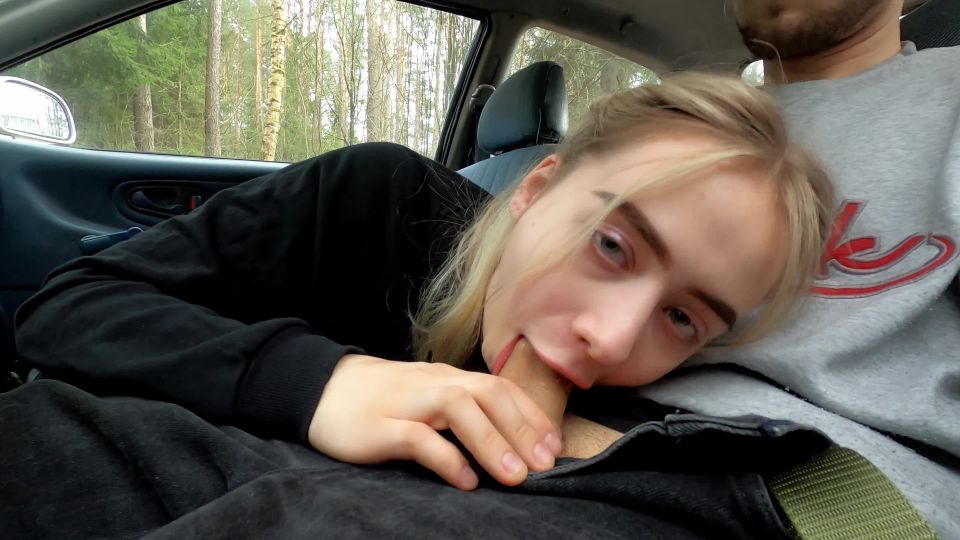 [Amateur] fucked 18 year old stranger in the car and cum in her mouth