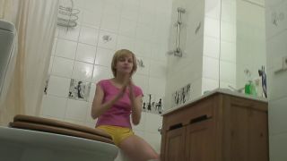 Teen girls morning hygiene in the bathroom armpit porn feat am....-1