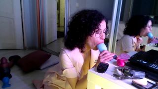 Stacy Bloom fisted her wet anus hole with rubber hand glove.-1