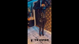 TS VIPER THE DRONE EXPERIENCE LATEX RUBBER GASMASK MASTURBATION CUMSHOT -2