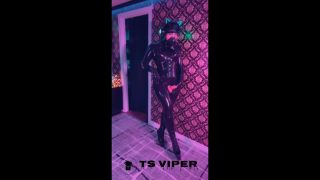 TS VIPER THE DRONE EXPERIENCE LATEX RUBBER GASMASK MASTURBATION CUMSHOT -5