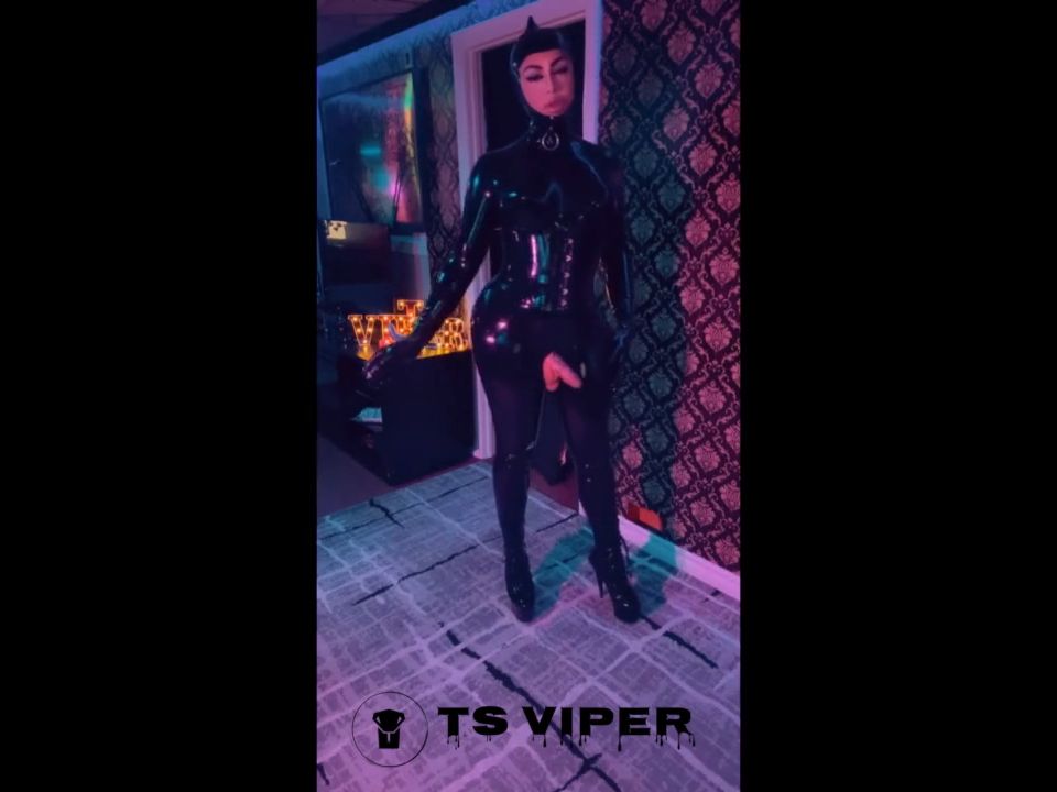 TS VIPER THE DRONE EXPERIENCE LATEX RUBBER GASMASK MASTURBATION CUMSHOT 