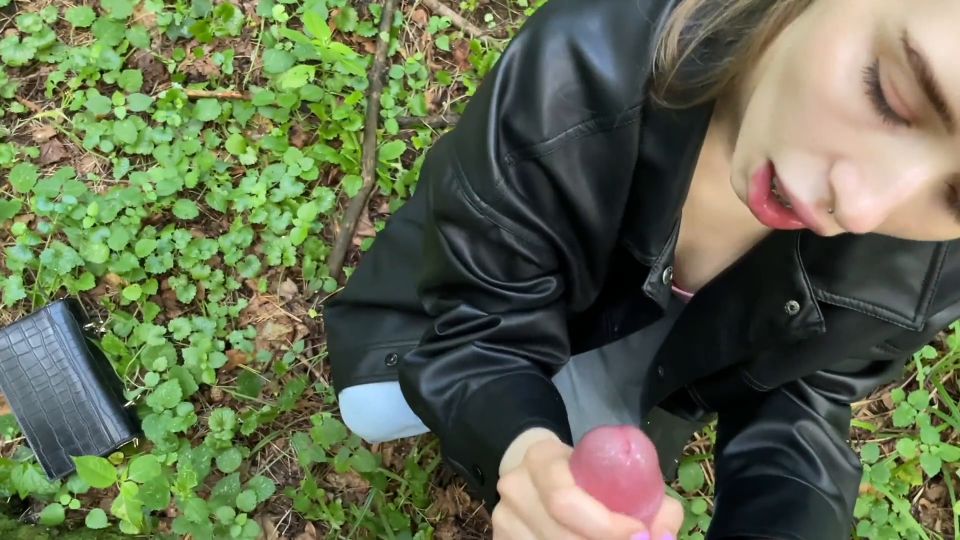 RISKY PUBLIC SEX In The Forest With Californiababe