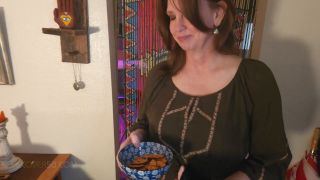 6209 A Sexy Mature Milf Porn Creator Deceives Her Husband And...-1