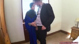 21 YEAR OLD REFUGEE IN MY HOTEL ROOM FOR SEX (Blowjob porn)-1