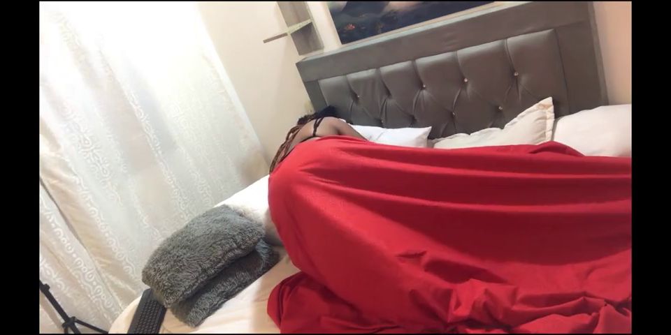 Verified Amateurs I ride my boyfriends cock very early in the morning.