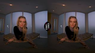 free video 29 Lauren Brock - Roll Your Weed On It - [Bangbigass] (UltraHD 4K 2880p) | virtual reality | fetish porn rubber fetish porn-1