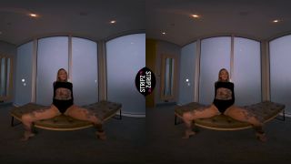 free video 29 Lauren Brock - Roll Your Weed On It - [Bangbigass] (UltraHD 4K 2880p) | virtual reality | fetish porn rubber fetish porn-2