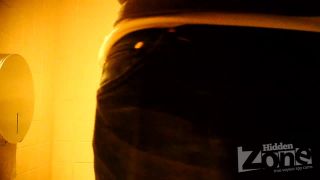 Spy-ing.02842-6