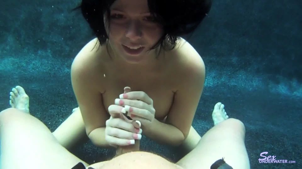 SexUnderwater e1170 Loni Evans Gropecam Blow Job (mp4)