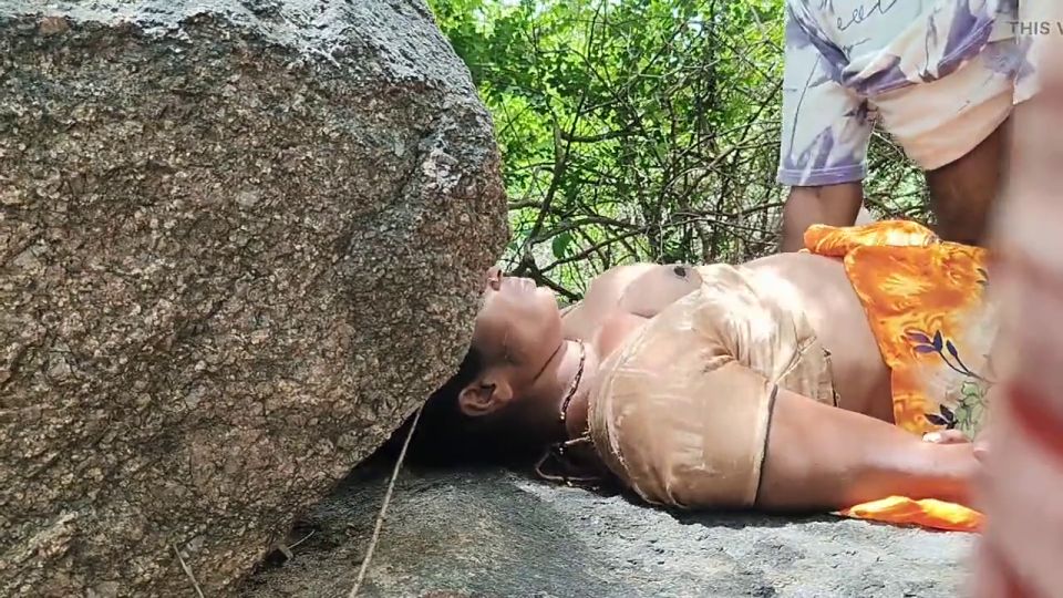 Indian Fucking babhi in jungle