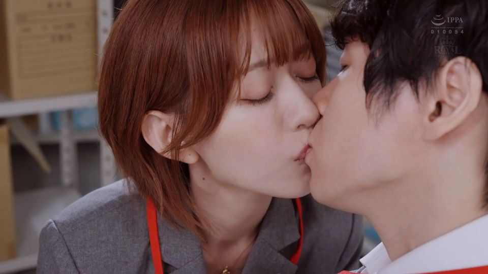 ROYD-234 【モザイク破壊版】朝起きたら部屋に下着姿の同期女子社員！ いつも生意気で悪態ばかりついてくるのに、甘えてきたので… 希島あいり