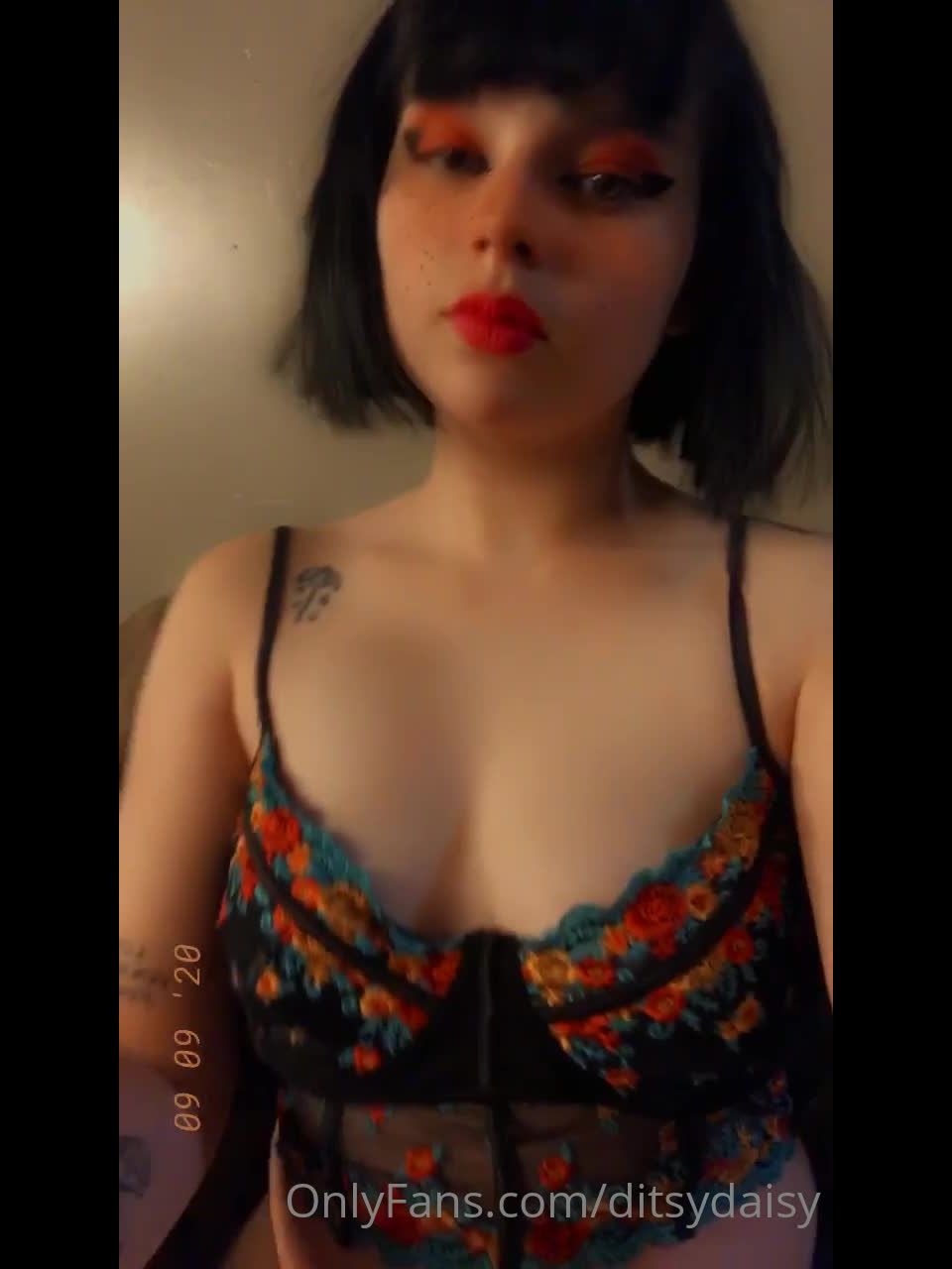 DitsyDaisy () Ditsydaisy - cute lil vid 10-09-2020