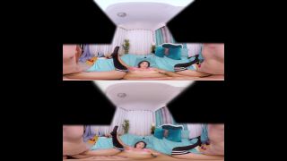 Abella Danger, J Rose in Make Up or Break Up,  on virtual reality -9