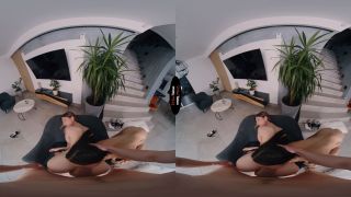 VR Fantasy: Kwini Kim's Extreme Lesbian Stepsister Threesome-7