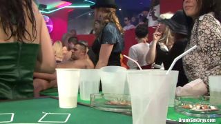 Sofia Valentine's Drunken Orgy Party with 4 Hot Guys Online-3