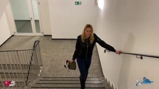 [K2S.CLUB] Miley-Weasel - Sexy Blondine Ferngesteuert Beim Shopping - FullHD 1080P-3