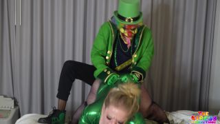 GIbbyTheClown - Fucking hot midget on St. Pattys day - Clowns-0