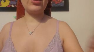 Solo Female Modelo de plataforma ao vivo se arrumando e desabafando com os amigos. Ensinando etiqueta.-6