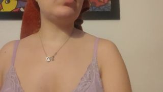 Solo Female Modelo de plataforma ao vivo se arrumando e desabafando com os amigos. Ensinando etiqueta.-8
