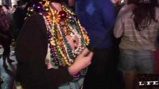 Girls Flashing on Bourbon Street Milf!-4