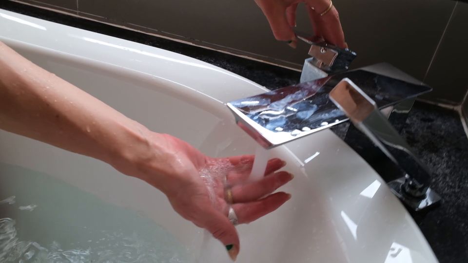 [K2S.CLUB] stephinspace - Bathtub - FullHD 1080P