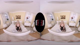 Porn online VirtualTaboo presents Amber Jayne in Cum For Mom-0