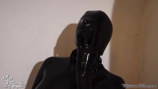 Latex Horny Rubberdoll In The Closet Download New Porn Vi...-2