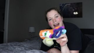 M@nyV1ds - GoddessLisa_Lux - Stroke For Stinky Socks-8