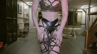 Vivienne LAmour Part 1 Vivienne lAmour - FEMDOM LIFT AND CARRY LESBIANS - ManyVids-8