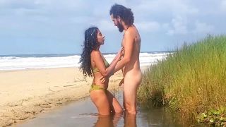 Abejita Sexy,Wild Hope - Sexo con mi hermanastra en la playa durante las vacaciones-2