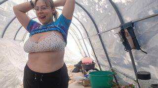 Chubby Girl Getting Naked Out In The Greenhouse-1