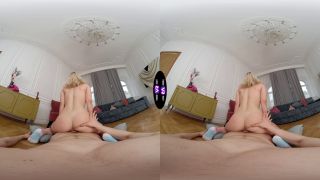 A toy or not a - Smartphone Vr - Blonde-8