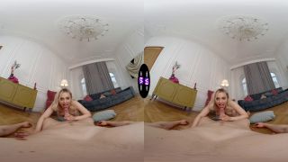 A toy or not a - Smartphone Vr - Blonde-9