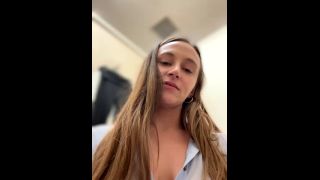 Luxe La Fox Teases As Naughty Step Sister Sneaks Into Your Bed For A Steamy Video Fetish Luxe La Fox, Luxe La-8