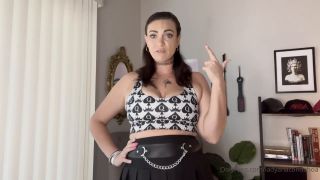 Femdom Porn Lady Anaconda – I Know You Betas Need A Lesson-0