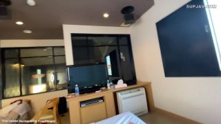 FC2PPV 3072037 【完全素人リアル動画】18歳処女喪失＠中出し！『1日目』「しばられるのに興味あります」という事で処女なのに初こーそく&初潮吹き……＠学生 - FC2PPV-5