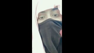 JELLINQ - Meet with hijab girl-1