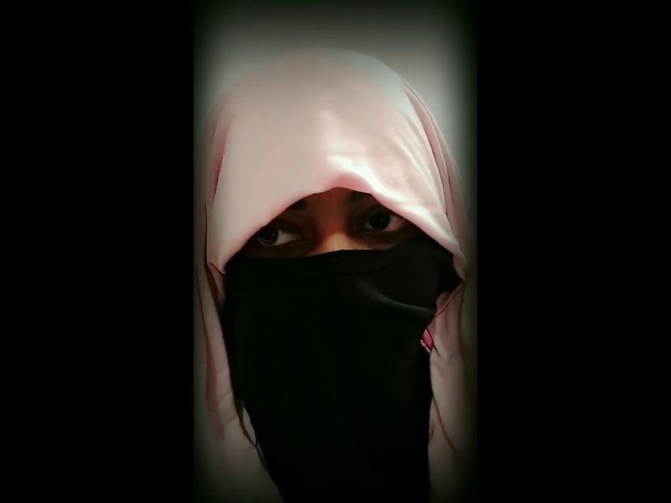 JELLINQ - Meet with hijab girl