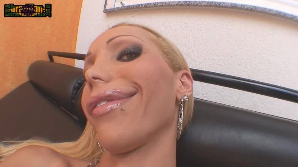 Watch Horny Giselly Davilla Masturbates