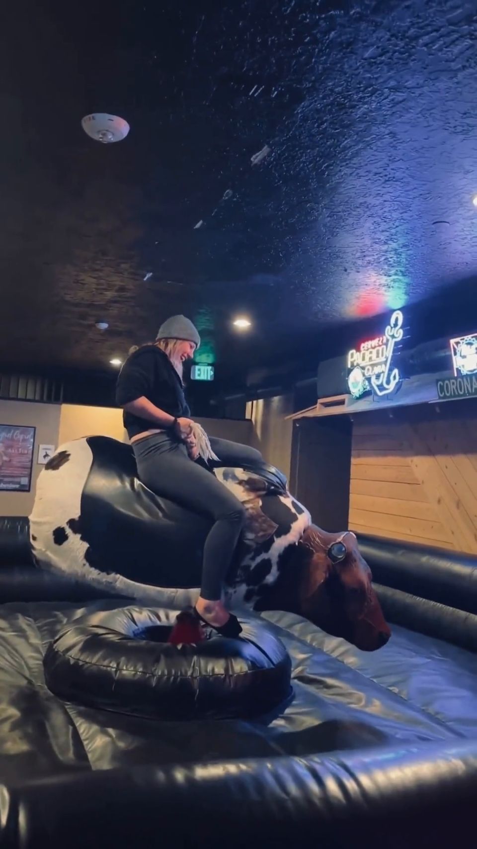 Video Winter Trip 4 Blowjobs, Public And Lots Of Fun. And CUM TheRy...