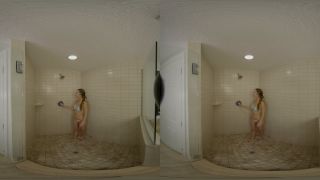 Video Squirting Stepdaughter Joins Bath With Stepdaddy: Macy Meadow...-3