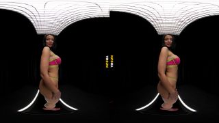 Pink Bomb On The Treadmill - With Slowmo Anna Sun 23-06-2025 - No male-9