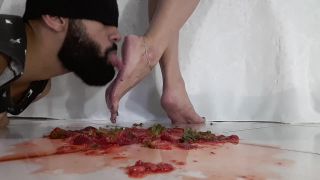 lolitafeet  Food crush - Strawberry  on feet porn -6